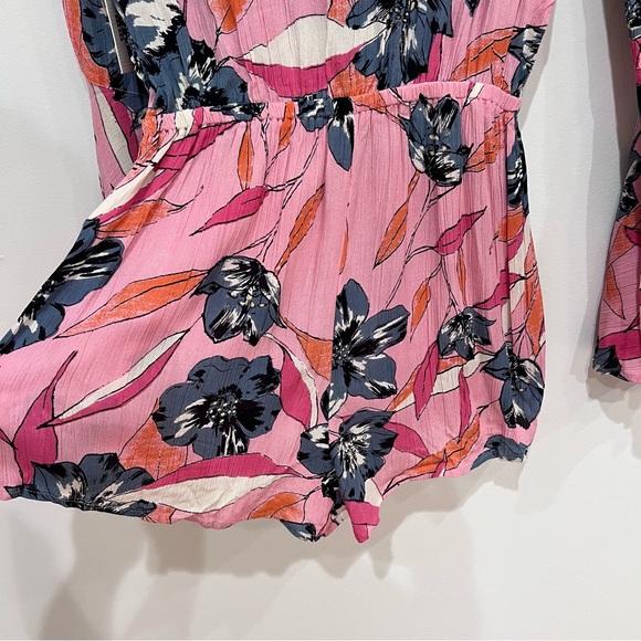 Billabong NWT Sittin Pretty Floral Long Bell Sleeve Romper Tie-front in Pink, M - Picture 12 of 15